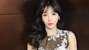 柳岩性感礼服图片_2
