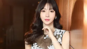 柳岩性感礼服图片_4