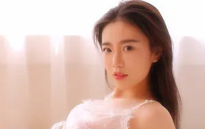 高清吊带女生美女头像图片_4
