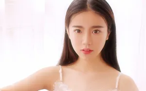 高清吊带女生美女头像图片_5