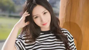 甜美美女柳岩图片壁纸_2
