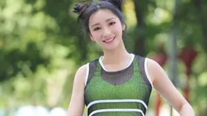 柳岩大胸图片_12