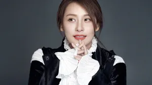 美女贾青桌面壁纸_11
