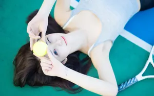 前凸后翘的运行美女图片_3