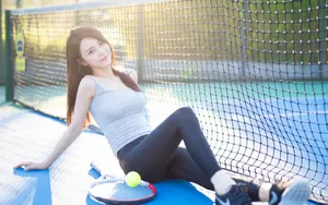 前凸后翘的运行美女图片_4