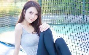 前凸后翘的运行美女图片_10