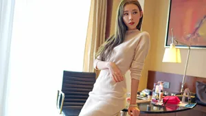 高挑长发美女图片壁纸_2