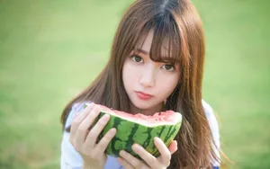 甜美小清新美女户外图片壁纸_2