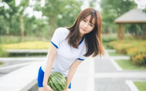 甜美小清新美女户外图片壁纸_8