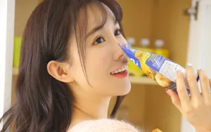 气质文艺美女大头照图片_9