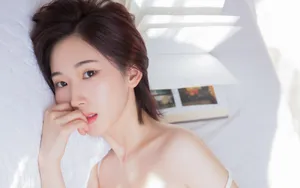 美女吊带私房写真图片_8