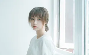 居家清纯美女桌面壁纸_5