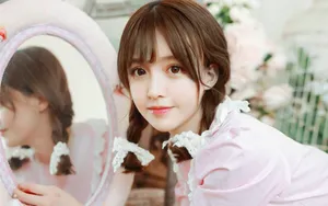 粉色唯美清纯美女图片壁纸_4