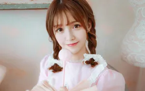 粉色唯美清纯美女图片壁纸_8