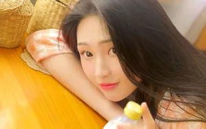 长发甜美女人私房诱惑图片壁纸_4
