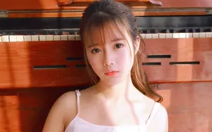 诱惑粉红吊带美女写真图片_4