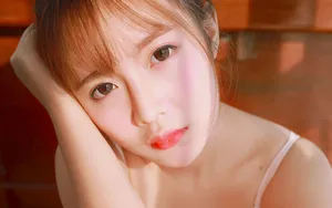 诱惑粉红吊带美女写真图片_5