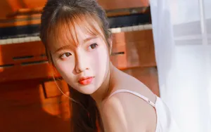 诱惑粉红吊带美女写真图片_6