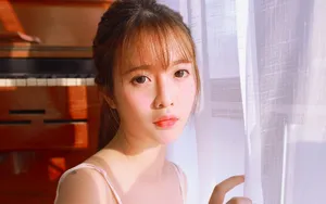 诱惑粉红吊带美女写真图片_8