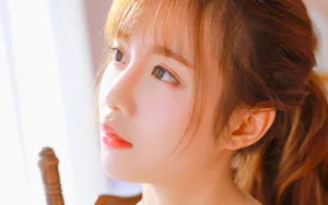 诱惑粉红吊带美女写真图片_9