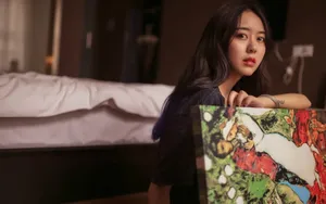 文艺气质长腿美女图片电脑壁纸_2