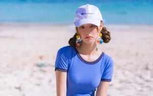 海边性感泳装美女图片壁纸_7