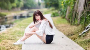 香肩长发美女图片壁纸_4