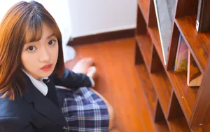 制服诱惑女学生图片壁纸_3