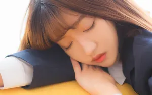 制服诱惑女学生图片壁纸_5