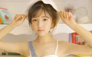 吊带清纯女生图片_2