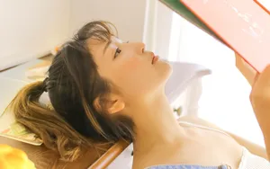 吊带清纯女生图片_4