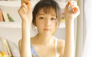 吊带清纯女生图片_6