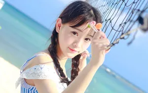 清新吊带美女海边写真图片_3