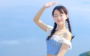 清新吊带美女海边写真图片_4