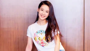 最新美女李沁壁纸_4