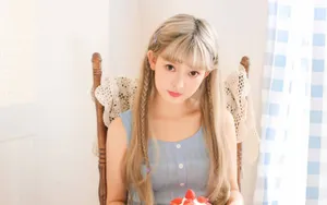 可爱萝莉少女桌面壁纸