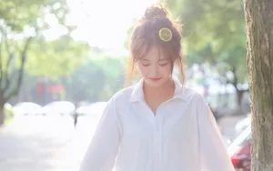 俏皮美女白衬衫诱惑写真图片_11