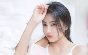性感吊带内衣美女图片_2