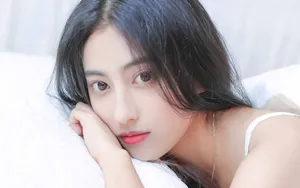 性感吊带内衣美女图片_3