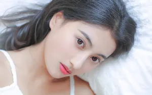 性感吊带内衣美女图片_4
