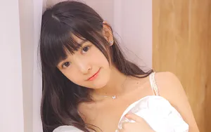 甜美女生喝牛奶图片_5