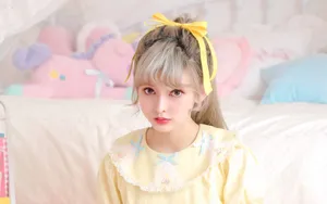 梦幻大眼美女图片壁纸_6