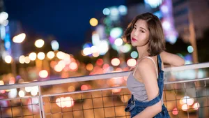 夜拍性感美女图片壁纸_2