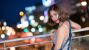 夜拍性感美女图片壁纸_4