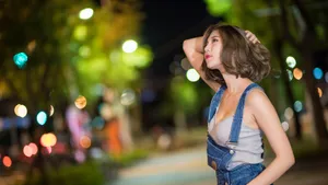 夜拍性感美女图片壁纸_7