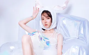 性感美女透明蕾丝裙图片壁纸_3
