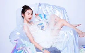 性感美女透明蕾丝裙图片壁纸_8