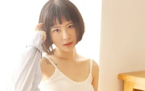 吊带背心睡衣美女图片_4