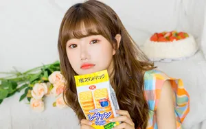清纯甜美黄色格子裙美女图片_5