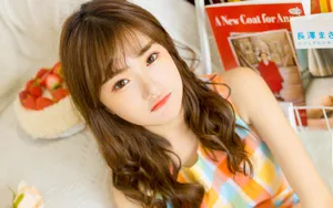 清纯甜美黄色格子裙美女图片_7